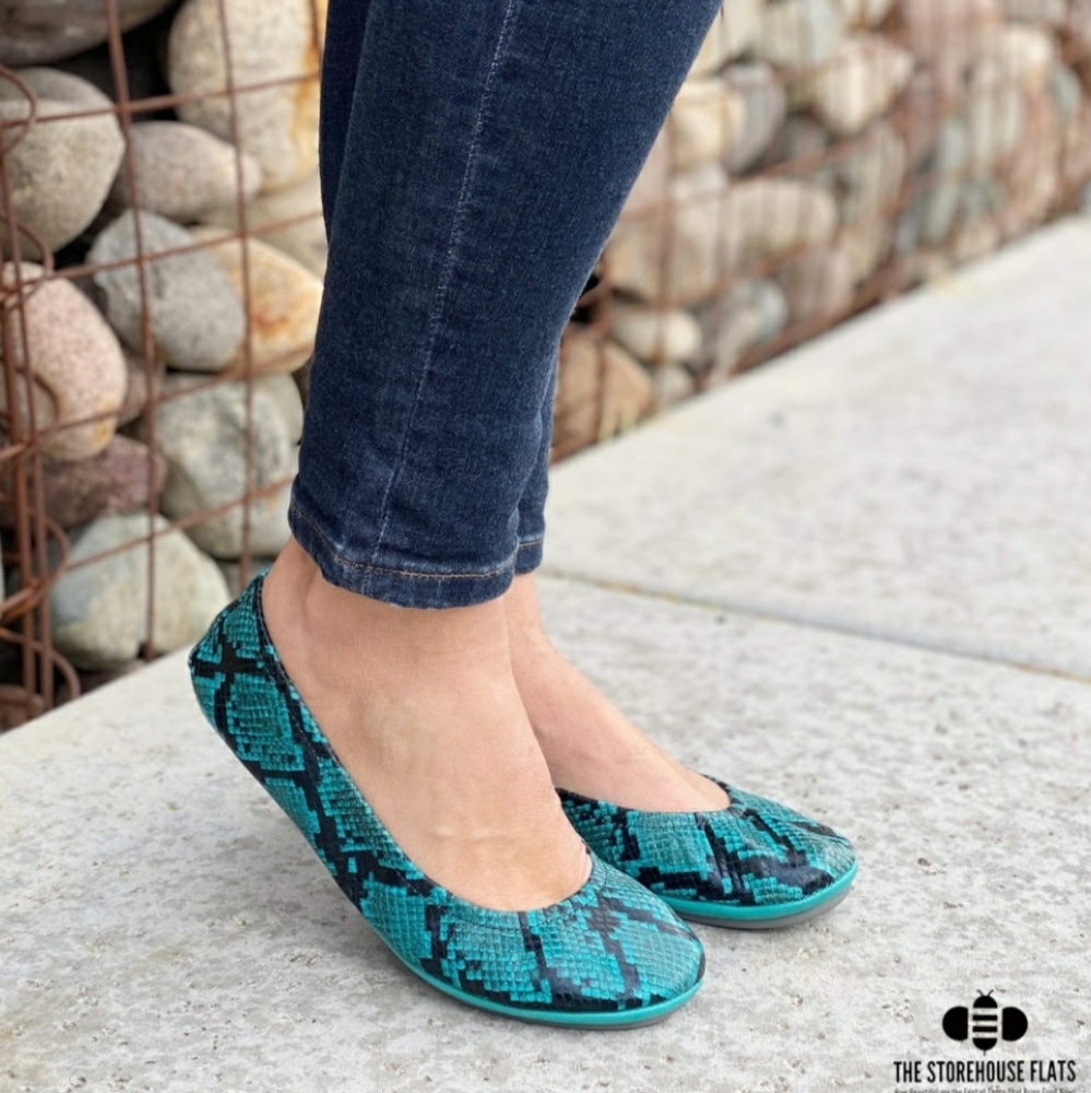 *BRAND NEW* Teal Snakes Storehouse Flats